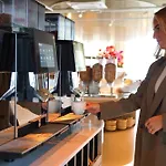 - Bar & Restaurant - Meeting & Events فندق 4*