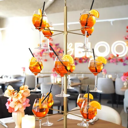 - Bar & Restaurant - Meeting & Events