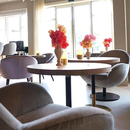 호텔 - Bar & Restaurant - Meeting & Events 4*