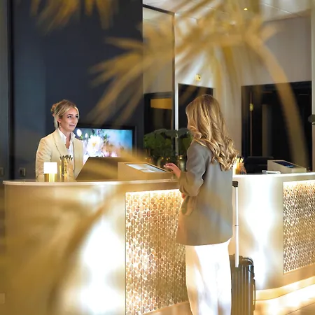 - Bar & Restaurant - Meeting & Events 4*