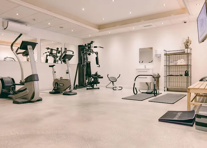 - Bar & Restaurant - Meeting & Events