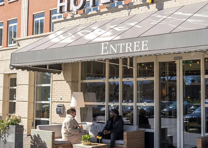 - Bar & Restaurant - Meeting & Events 알크마르