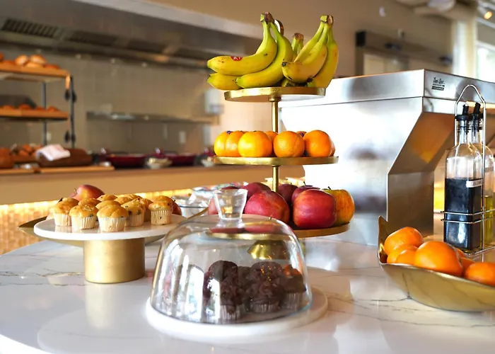 - Bar & Restaurant - Meeting & Events 4* 알크마르