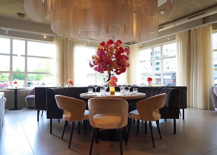 - Bar & Restaurant - Meeting & Events 호텔 알크마르