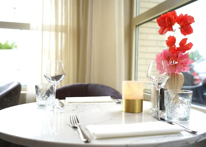 - Bar & Restaurant - Meeting & Events 4* 알크마르