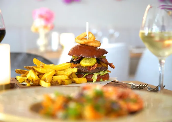 - Bar & Restaurant - Meeting & Events 호텔