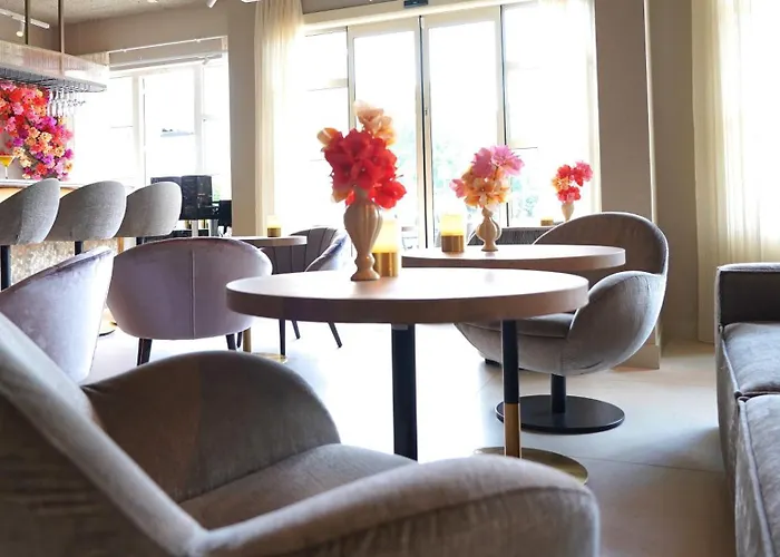 호텔 - Bar & Restaurant - Meeting & Events 4*