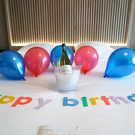 阿尔克马尔金色郁金香酒店 酒店